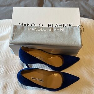 Manolo Blahnik BB 105 Cobalt Blue Suede Heels. Size 37.5